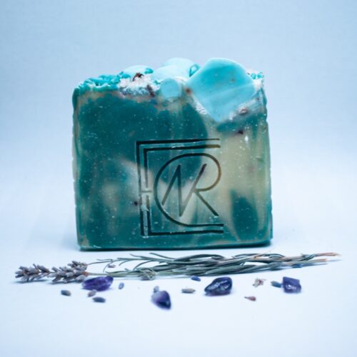 Sivkino milo z dodano soljo in cvetovi sivke